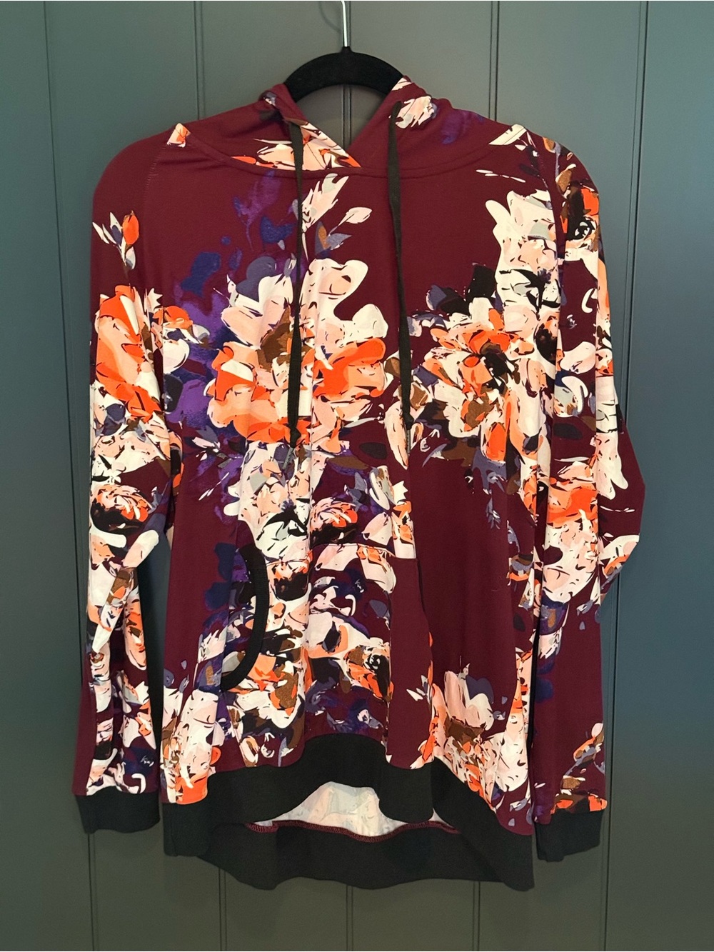 🪸 Lindy Women’s Super Soft Watercolor Floral Hoodie Maroon - Size XL